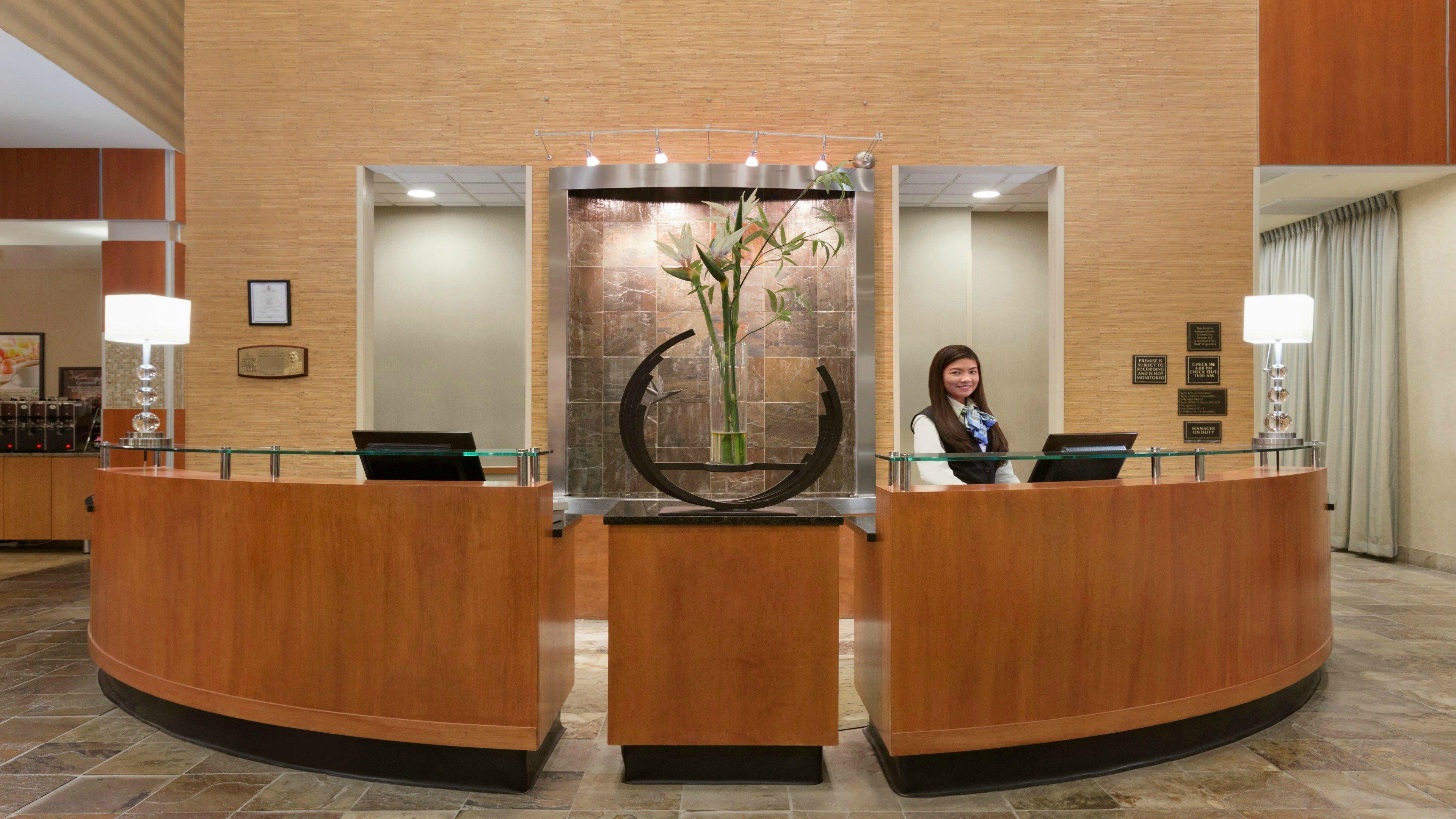 Holiday Inn Hotel & Suites Gateway By Ihg Williamsburg Dış mekan fotoğraf